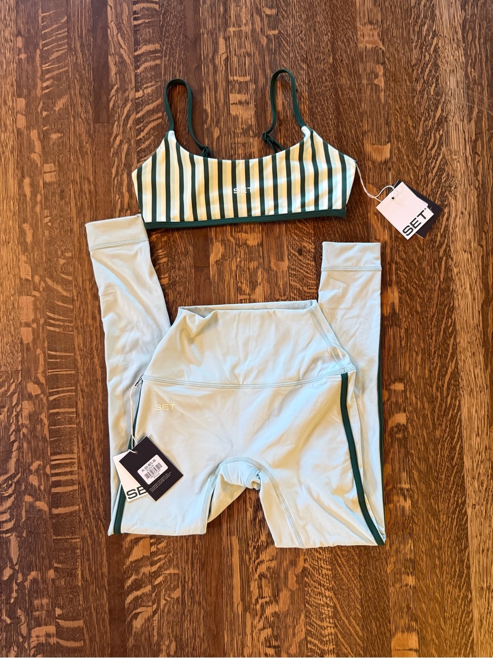 SET Active Bra and Leggings in Ibiza- size xs